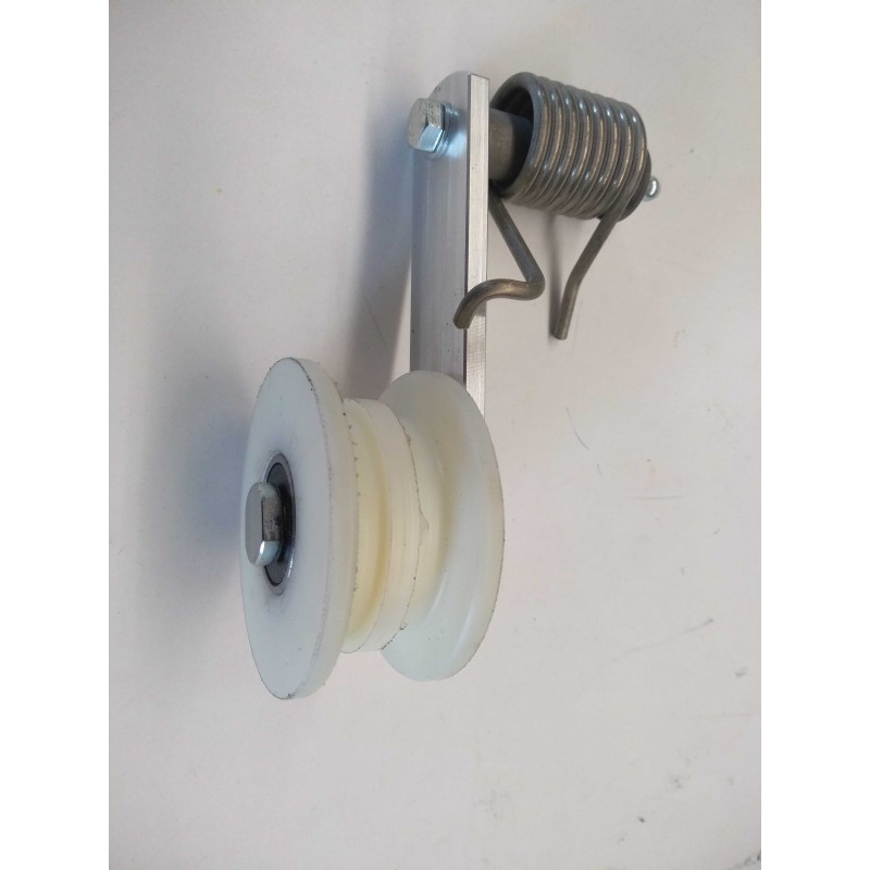 Chain-tensioner complete with wheel