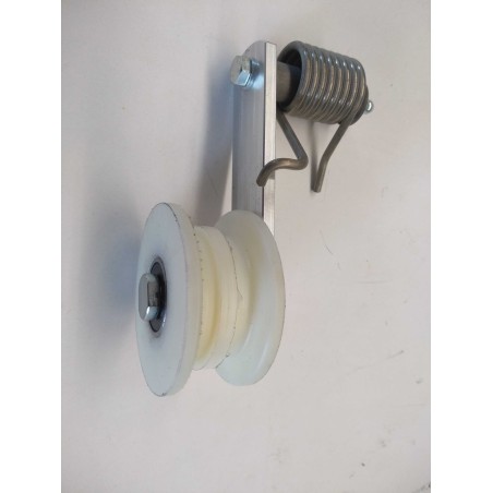 Chain-tensioner complete with wheel
