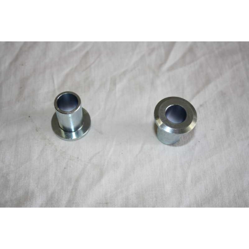 Sleeve swingarm-axle / engine